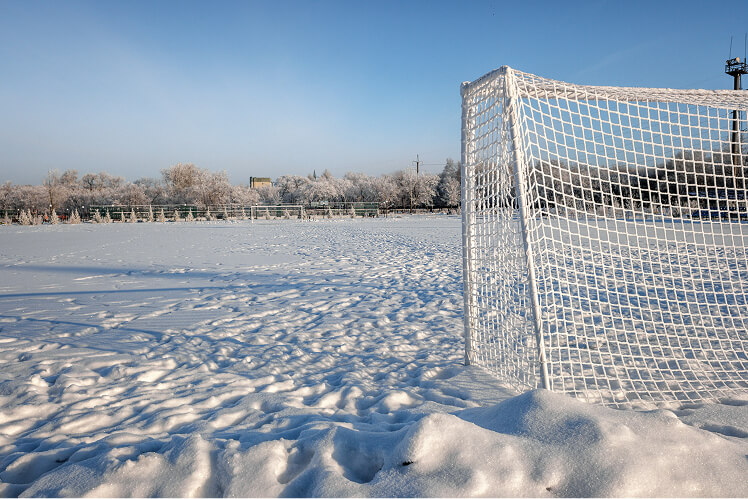 雪が積もったグランドの写真