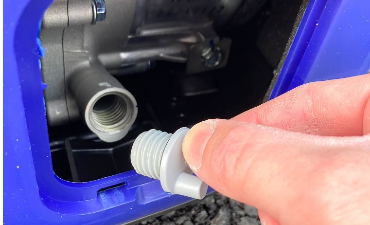 Photo of removing the oil plug